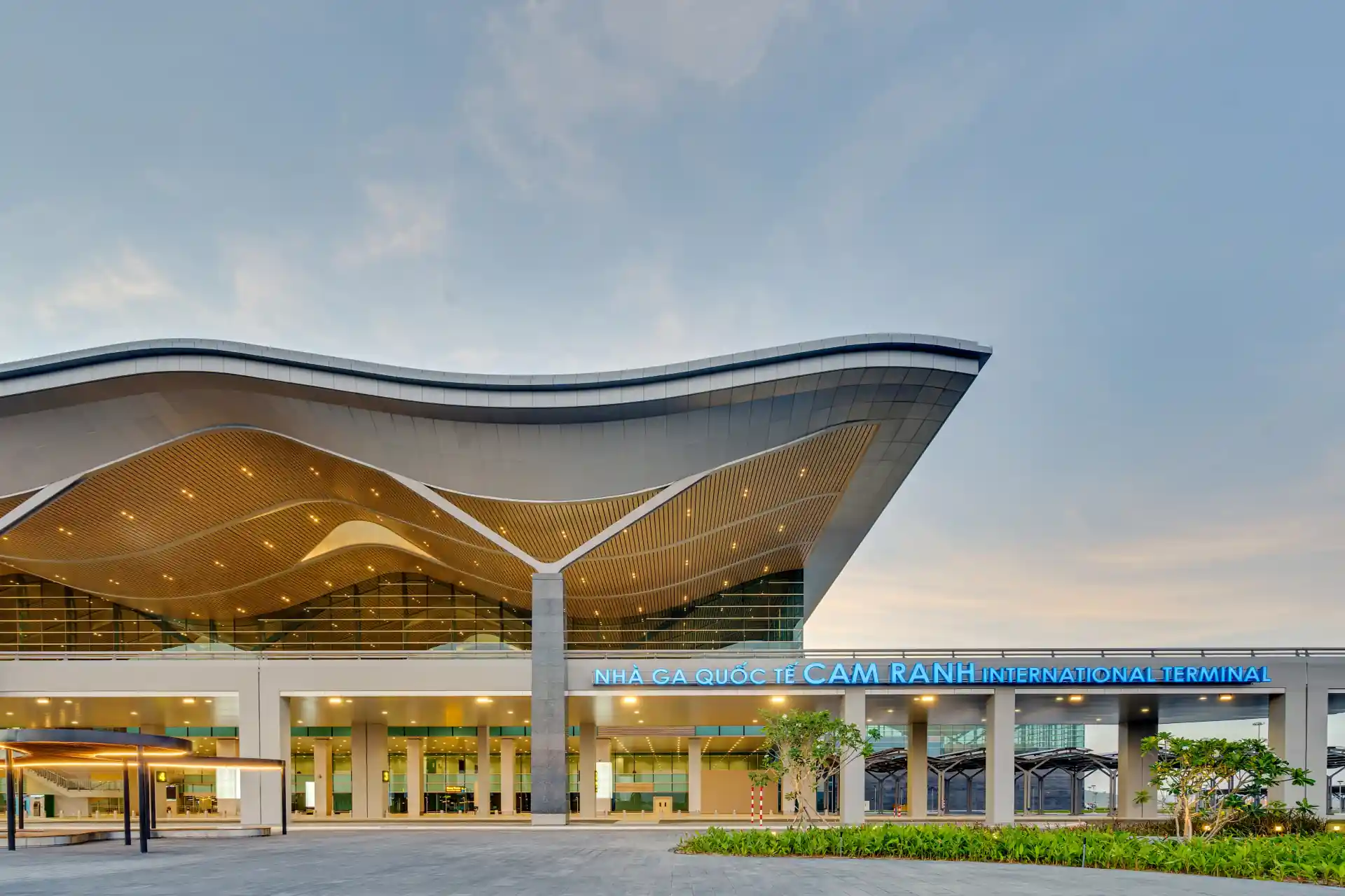 Cam Ranh CXR airport terminal for fast track assistance
