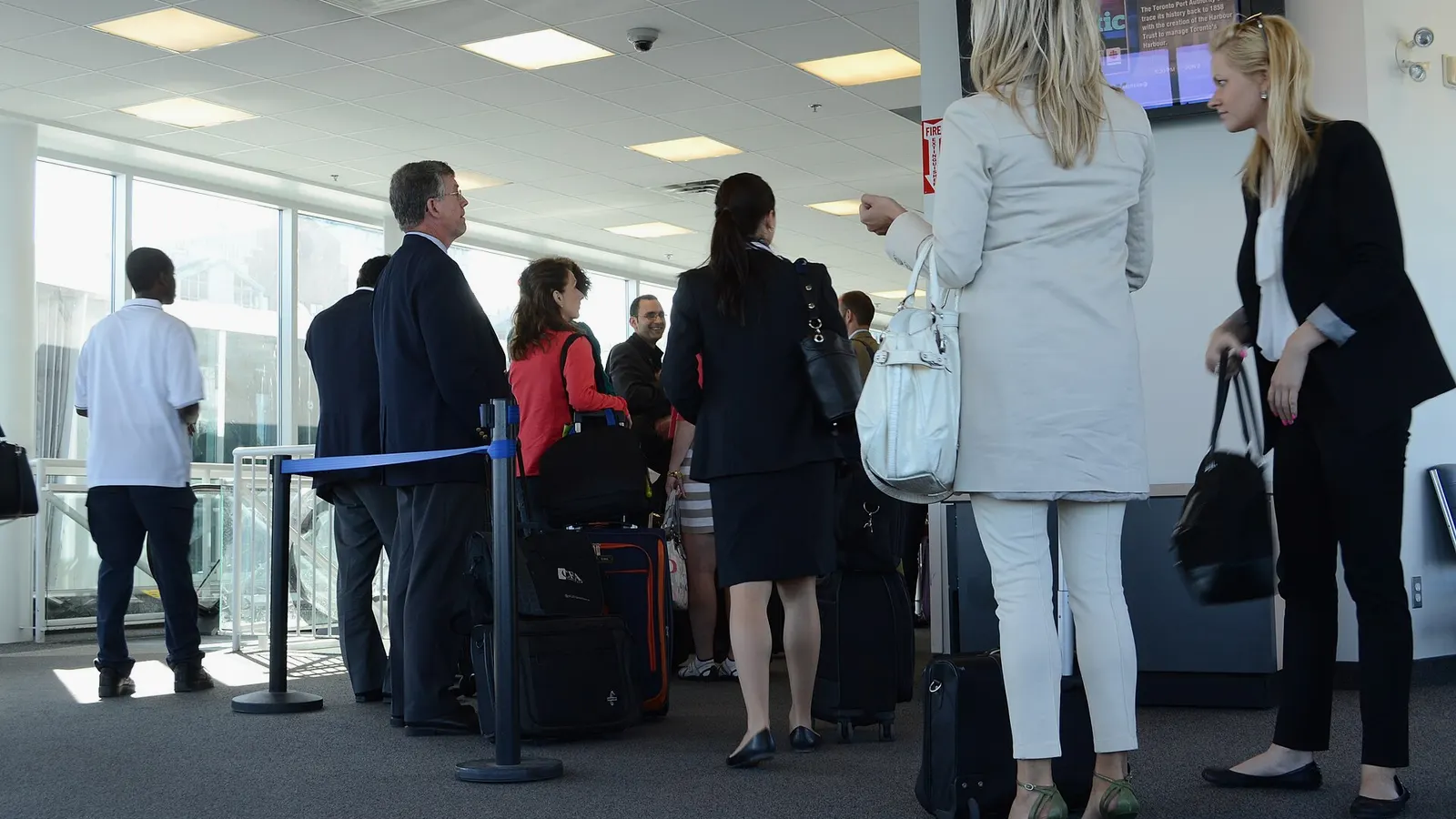 Vietnam airport transfer: Viet Fast Track airport assistance